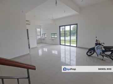 Luxura Residence @ twentyfive.7