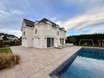 Luxuriöse 10 Zimmer Villa zu verkaufen in 2522,...