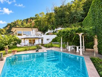 Luxuriöse 4 Schlafzimmer Villa zu verkaufen in Bissone,...