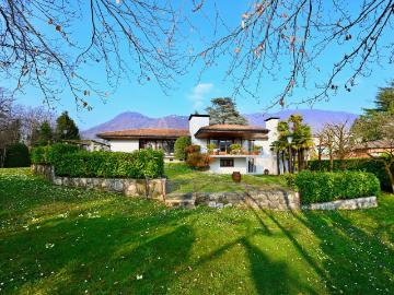 Luxuriöse Villa zu verkaufen in Via Calicanto 9,...