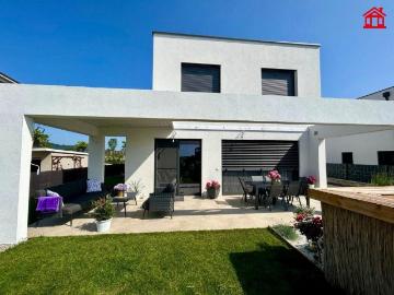 Luxuriöses Haus mit 4 Schlafzimmer zu verkaufen in...