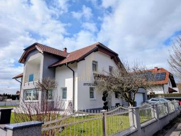 Luxuriöses Haus zu verkaufen in Weißenkirchen in der...