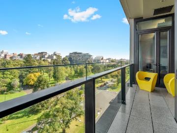 Luxurious one bedroom in Melbourne's Most Exclusive...