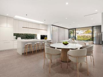 LUXURIOUS LIVING ON DENDY