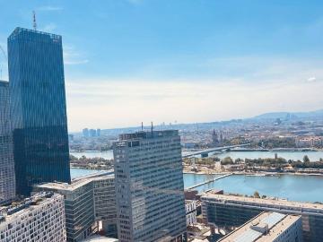 Luxury 3 Room Apartment with Panoramic Views Walking...