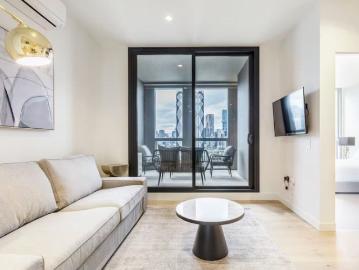 Luxury fully furnished apartment [one bed plus study]