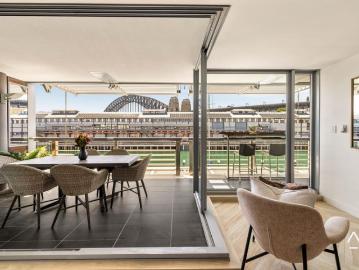 Luxury Harbourside Sanctuary in Pier Apartments