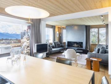 LUXURY SKI APPARTEMENT pour 6 personnes libre du 25 août...