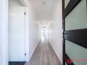 Luxury Villa In The Boulevard Gated Estate in South Dubbo!