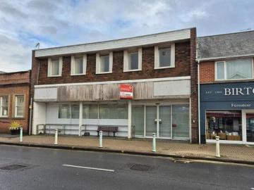 Lymington Road, Highcliffe, High Street Retail