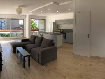 Lyon 8e – Grand T3 meublé de 79 m² avec balcon