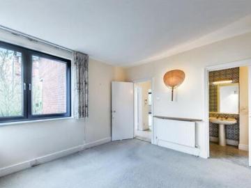 Manderley, Oakwood Court, 2 Bedroom Apartment
