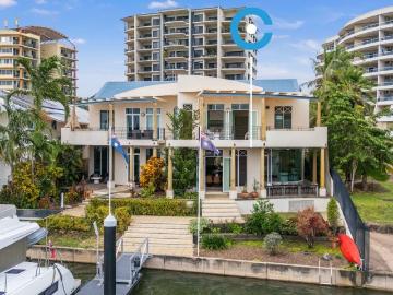 Magnificence on Cullen Bay Marina