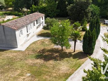 Maison 10 pièces 240 m²