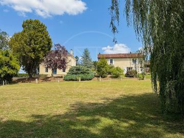 Maison 10 pièces 241 m²
