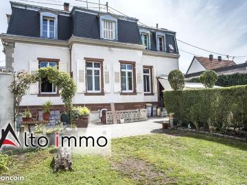 Maison 11 pièces 311 m²