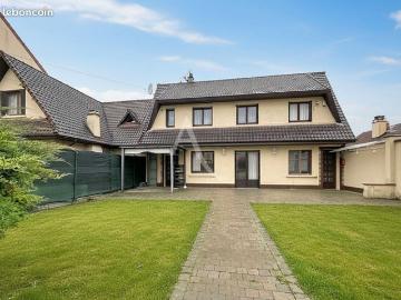 Maison 7 pièces 151 m²