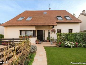 Maison 7 pièces 196 m²
