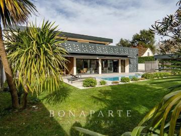 Maison 7 pièces 222 m²