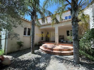 Maison 7 pièces 230 m²