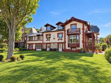 Maison avec jardin et terrasse