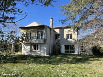 Maison 8 pièces 180 m²
