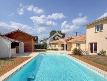 Maison 8 pièces 220 m²