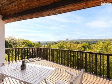 Maison 8 pièces 235 m²