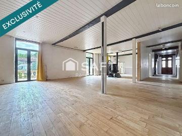 Maison 8 pièces 252 m²