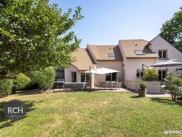 Maison 9 pièces 250 m²