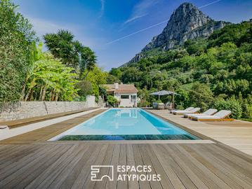 Maison avec piscine et jardin