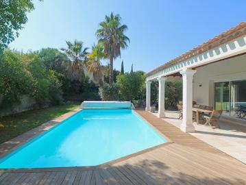 Maison avec piscine et jardin