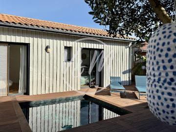 Maison avec piscine et terrasse