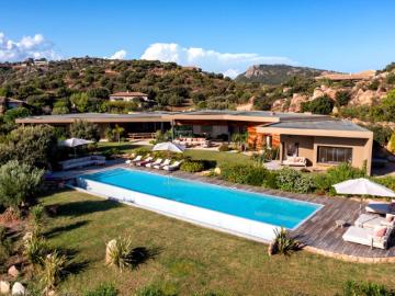 Maison d'exception avec vue sur la mer en Corse !
