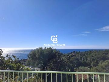 Maison de 6 pièces de luxe en vente à Carqueiranne, France