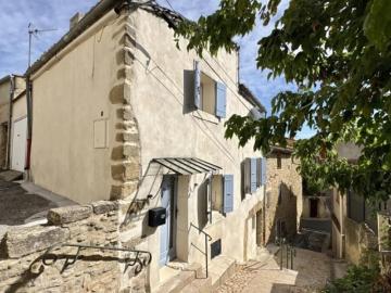 Maison de charme au coeur du village de Courthezon