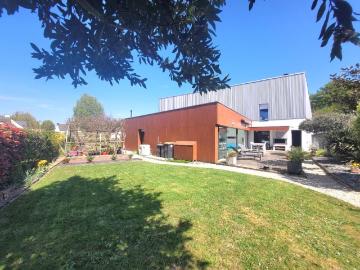 Maison de luxe de 6 pièces en vente à Guignen, France