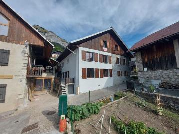 Maison de luxe de 9 pièces en vente à Talloires, France