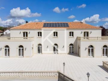 Maison de luxe de 13 pièces en vente à Montaigu, Pays de...