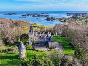 Maison de luxe de 17 pièces en vente à Port Blanc, France