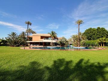 Maison de luxe de 15 pièces en vente à Marrakech, Maroc