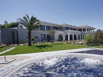 Maison de 9 pièces de luxe en location à Saint Jean Cap...
