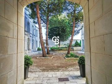 Maison de luxe de 3 pièces en vente à La Rochelle, France