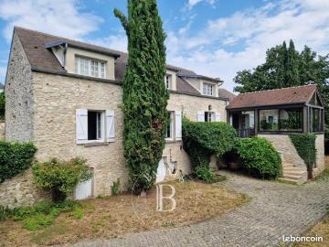Maison de village 8 pièces 239 m²