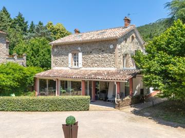 Maison de village au calme: charme de l'ancien,...
