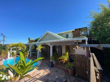 Maison en vente à Étang Salé, La Réunion, 450000€