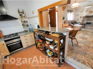 MARAVILLOSO CHALET CON PISCINA, GARAJE, BARBACOA Y UN...