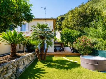 Menton Maison bourgeoise avec jardin plat de plus de 430 m