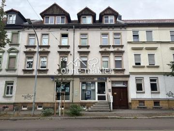 Mehrfamilienhaus mit großem Hinterhaus und zwei Garagen