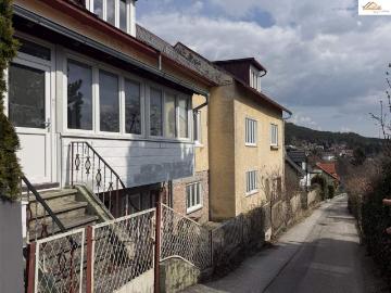 Mehrfamilienhaus mit großem Potenzial in ruhiger Lage...